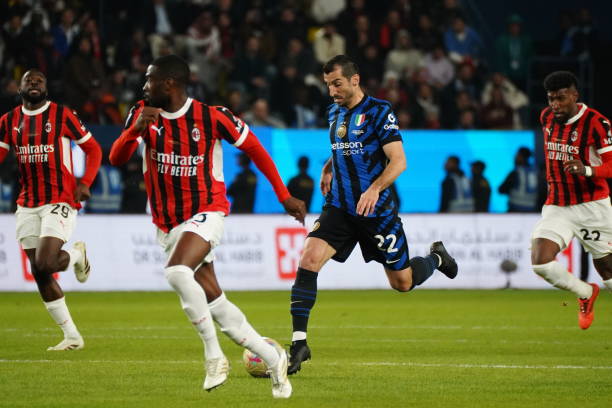 以其卓越的 以其卓越的